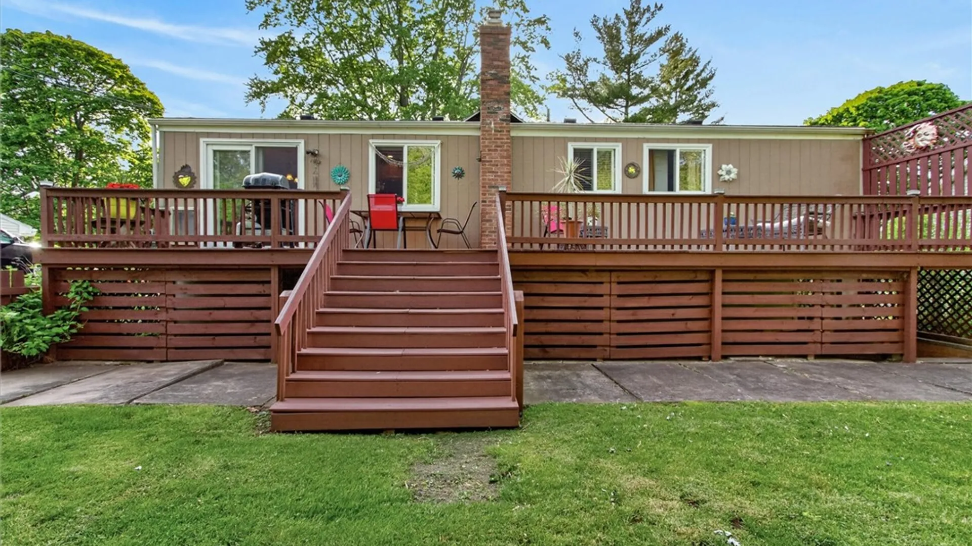 Property at 402 Picturesque Drive, Greece, NY 14616 19