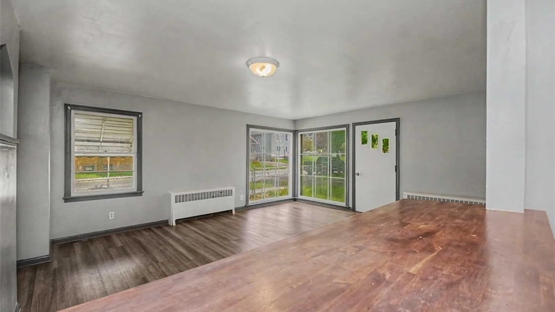 Property at 473 7th Street, Niagara Falls, NY 14301 4