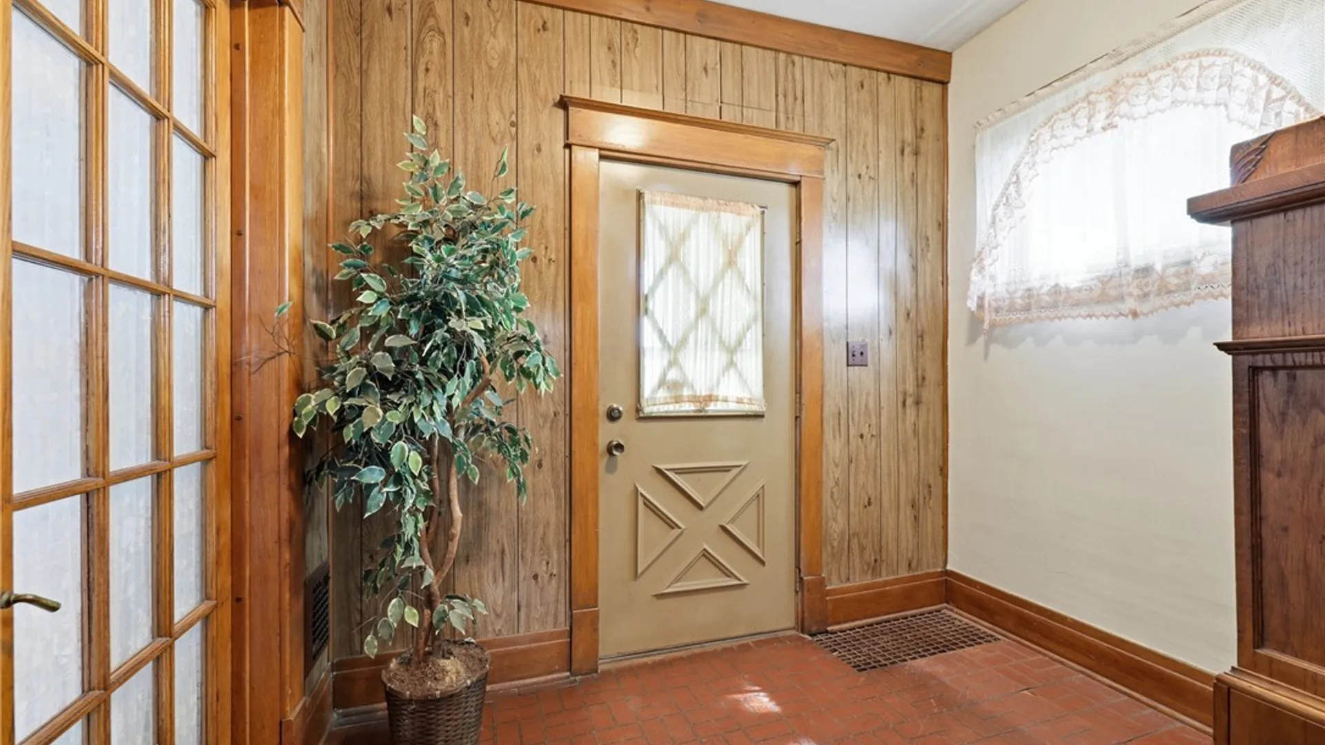 Property at 40 Litchfield Avenue, Lancaster, NY 14043 11