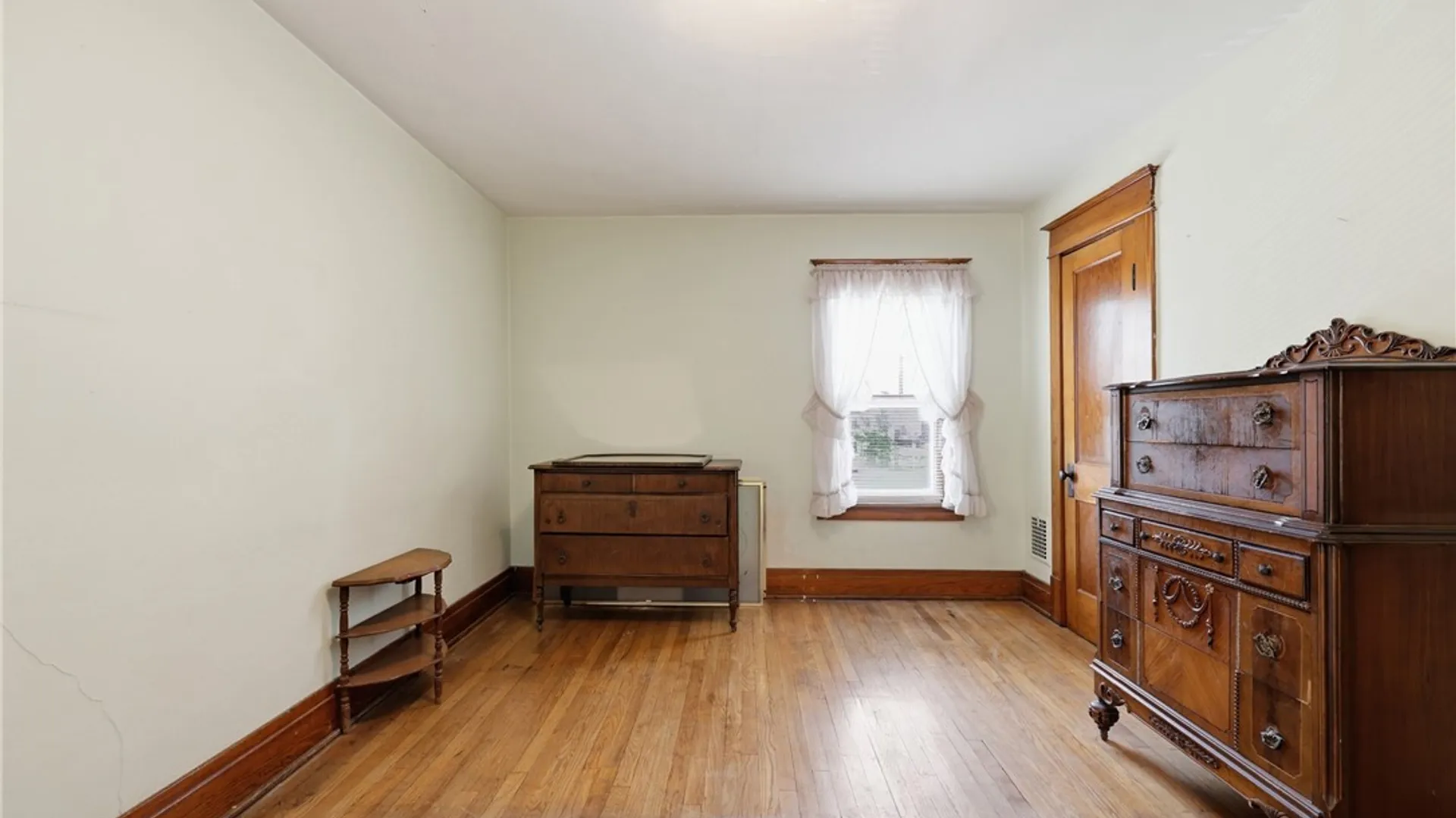 Property at 40 Litchfield Avenue, Lancaster, NY 14043 16