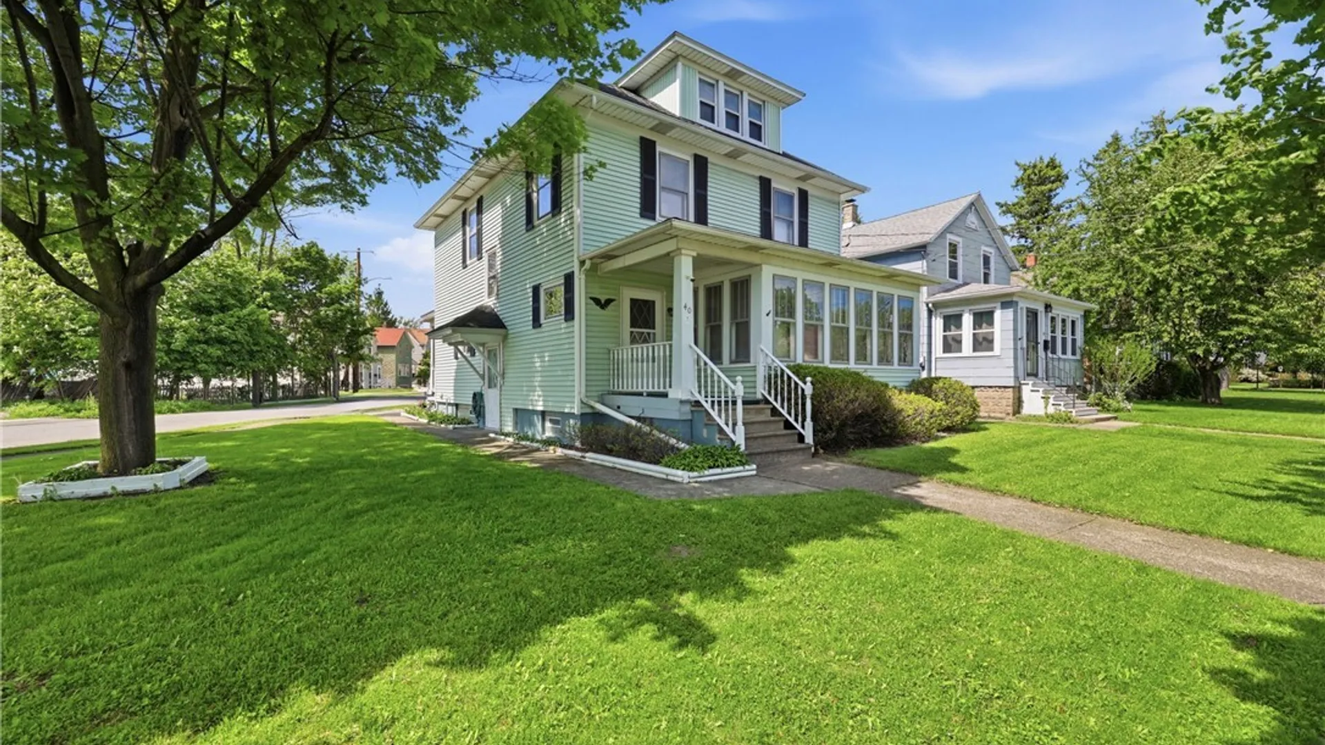 Property at 40 Litchfield Avenue, Lancaster, NY 14043 2