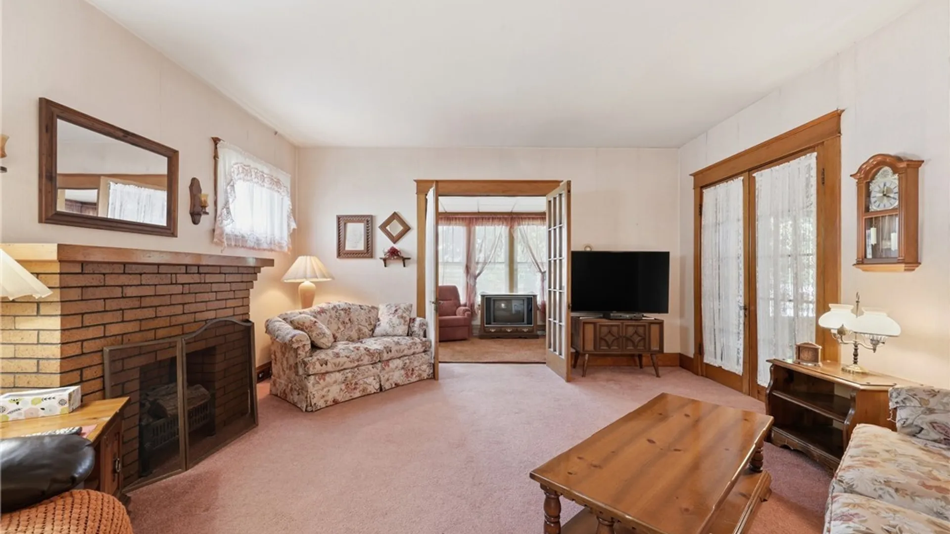 Property at 40 Litchfield Avenue, Lancaster, NY 14043 4