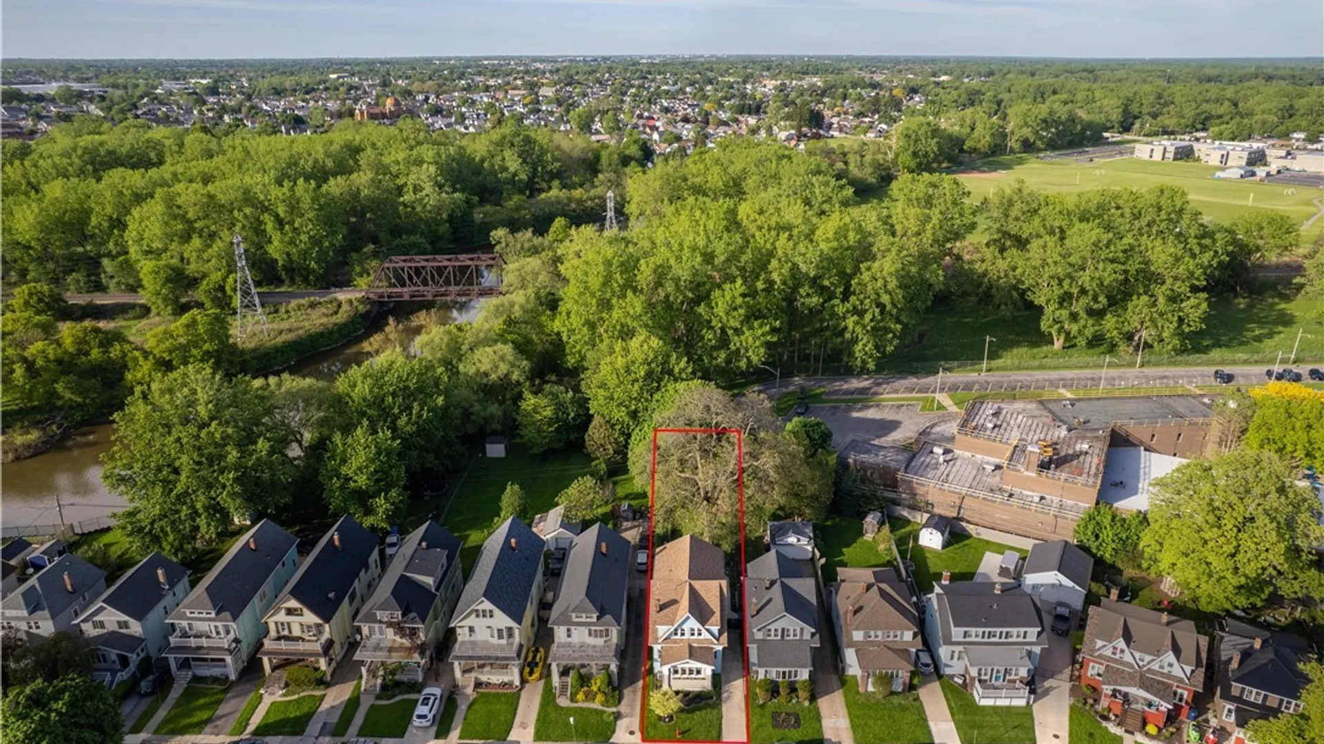 Property at 105 Pawnee Parkway, Buffalo, NY 14210 4