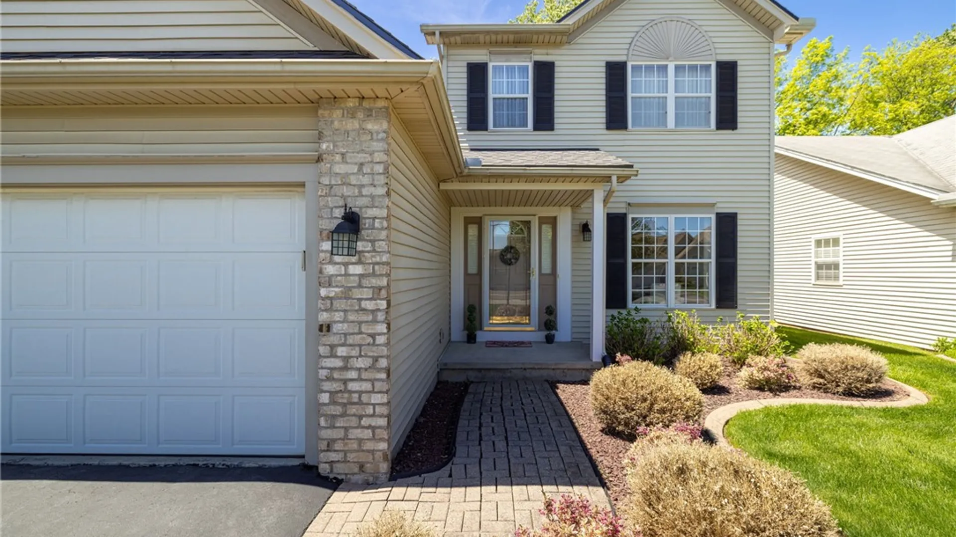 Property at 125 Creston Court, Greece, NY 14612 3