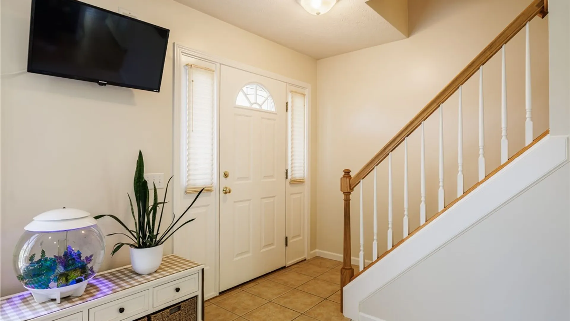 Property at 125 Creston Court, Greece, NY 14612 4