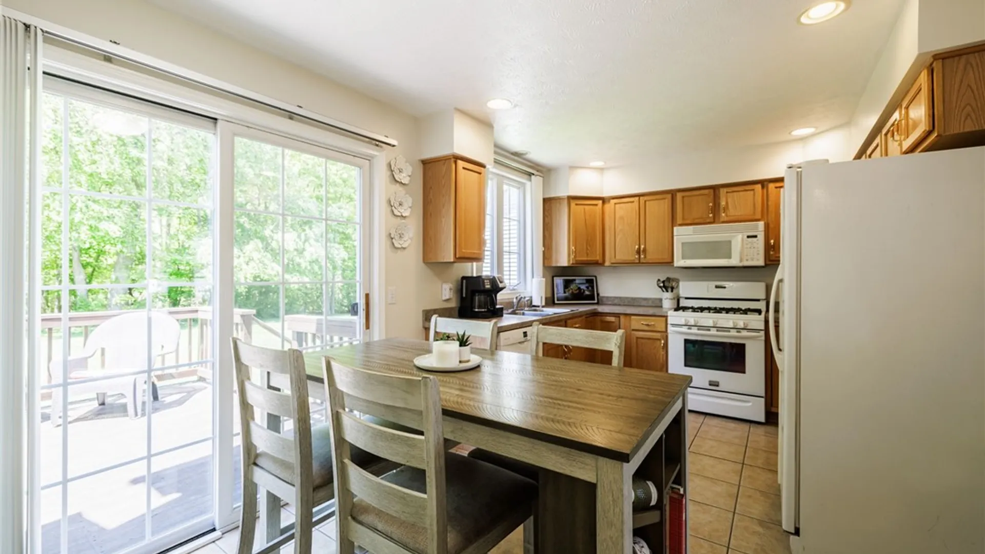 Property at 125 Creston Court, Greece, NY 14612 7