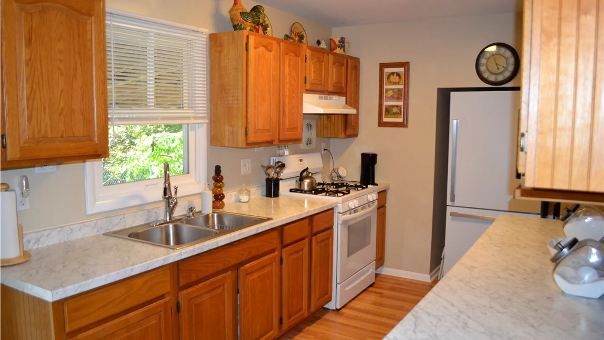 Property at 833 Dewitt Road, Webster, NY 14585 8