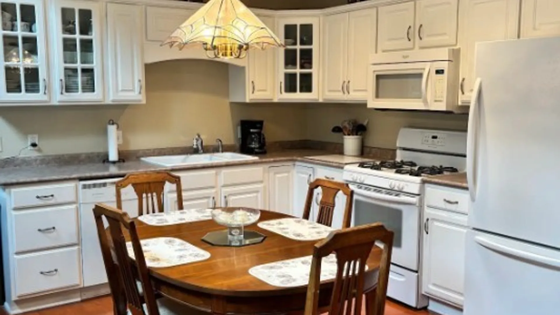 Property at 9 Astor Ridge Drive, Amherst, NY 14228 12