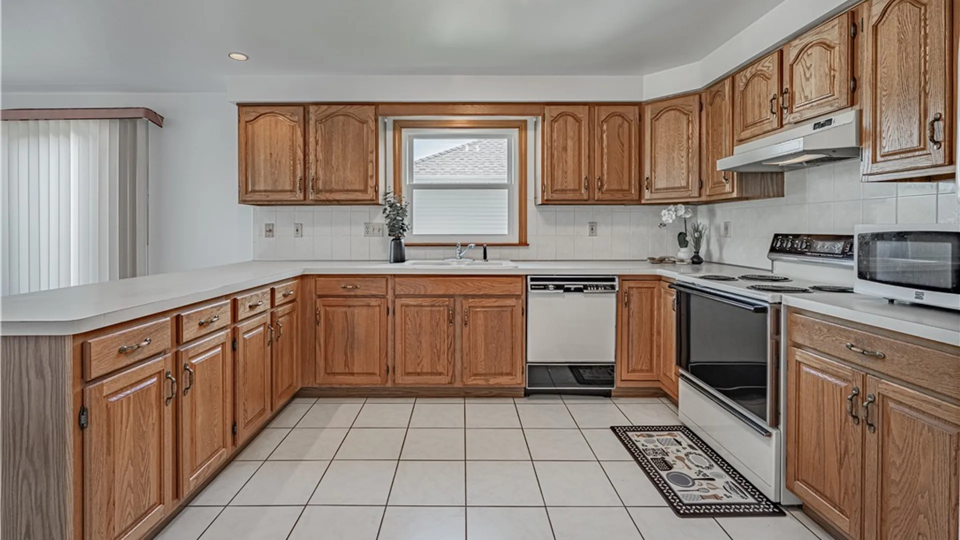 Property at 6926 Rebecca Drive, Wheatfield, NY 14304 15