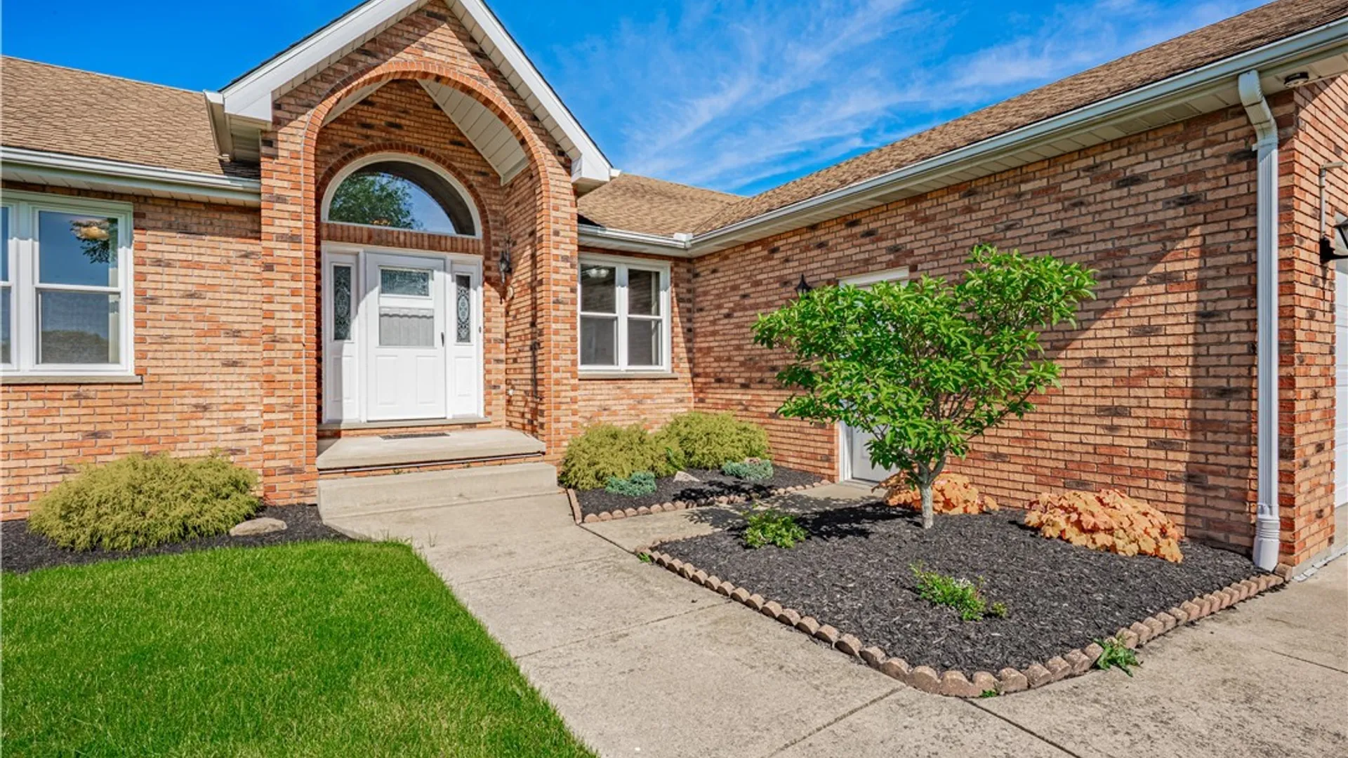 Property at 6926 Rebecca Drive, Wheatfield, NY 14304 4