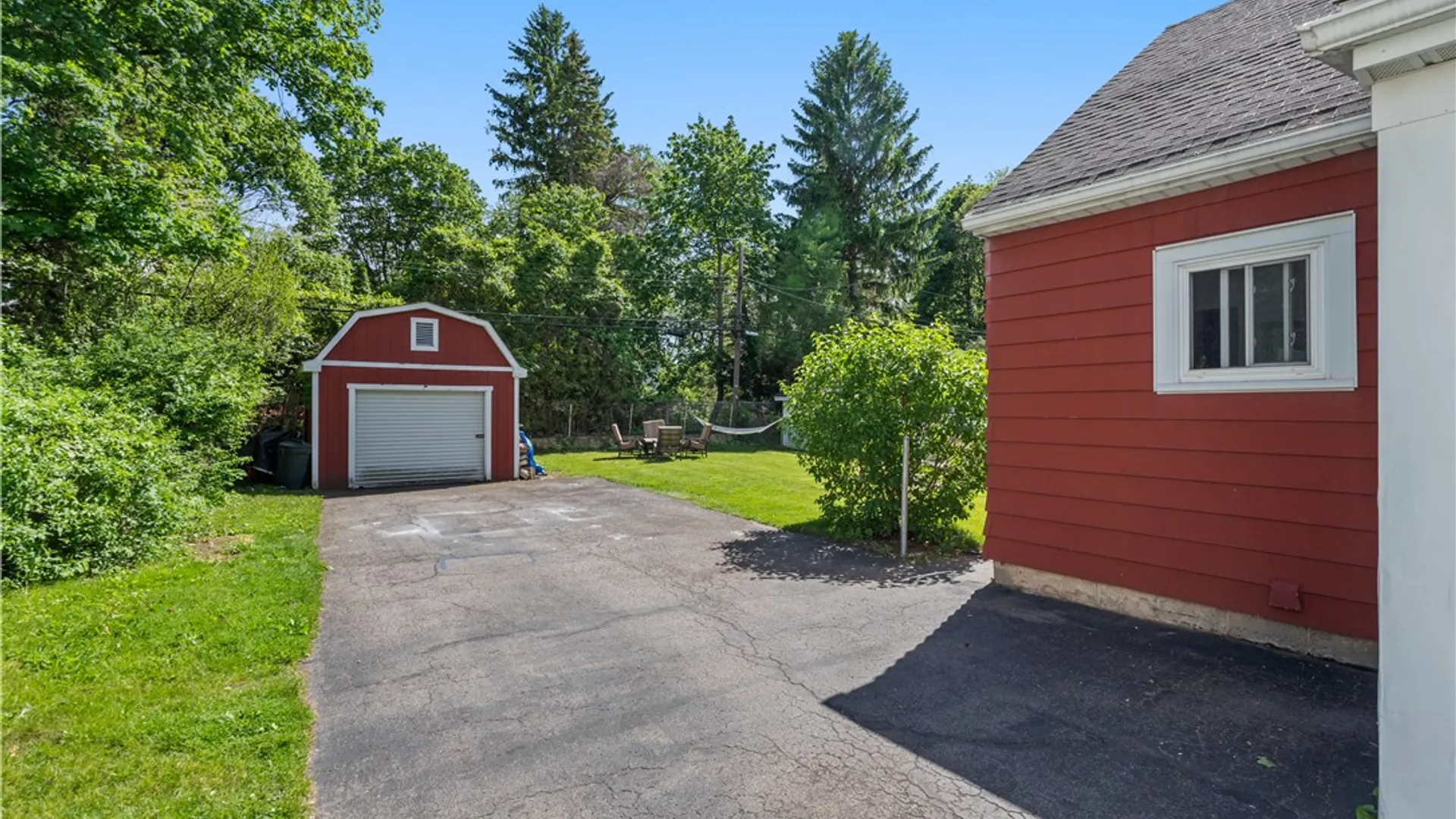 Property at 173 Coolidge Rd, Irondequoit, NY 14622 4