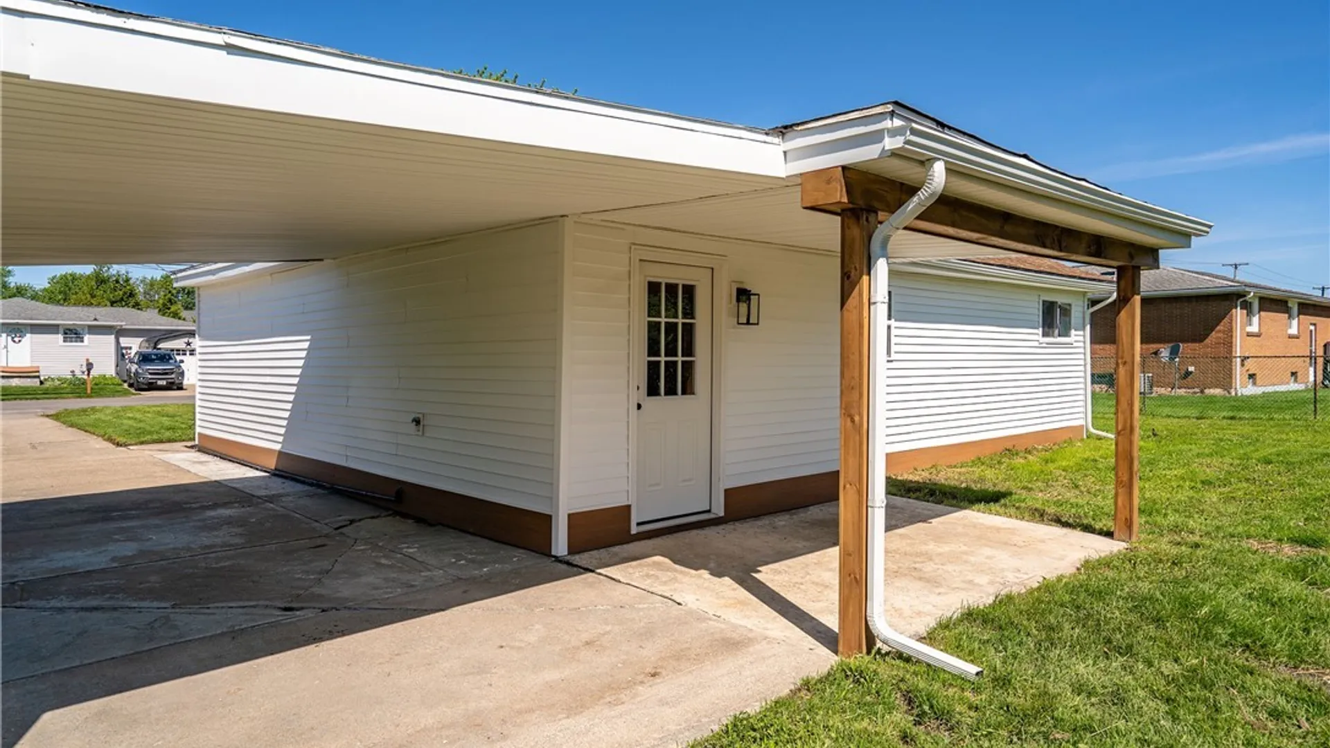 Property at 127 Dean Road, Cheektowaga, NY 14043 7