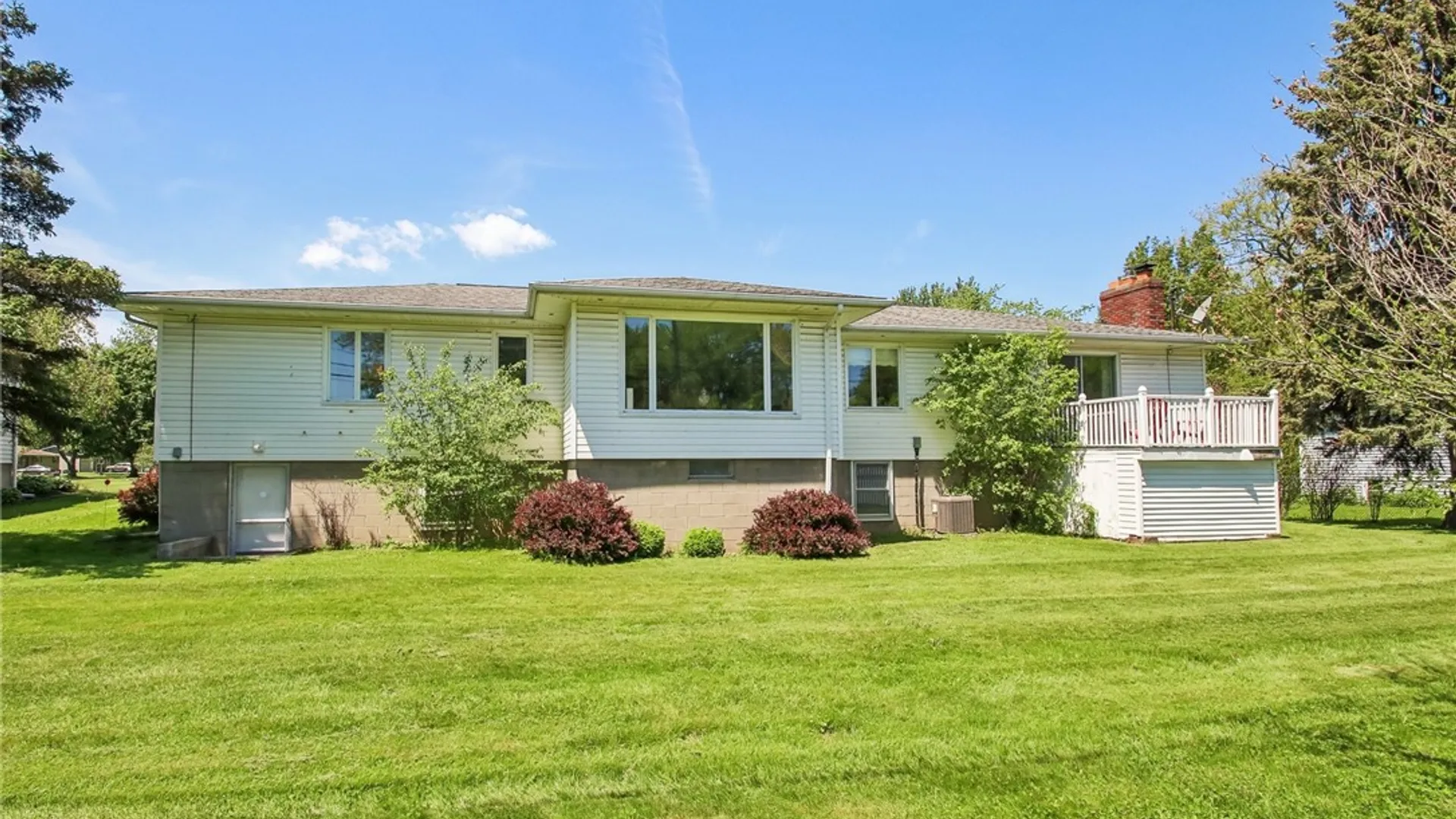 Property at 8 Shawnee Drive, Gates, NY 14624 29