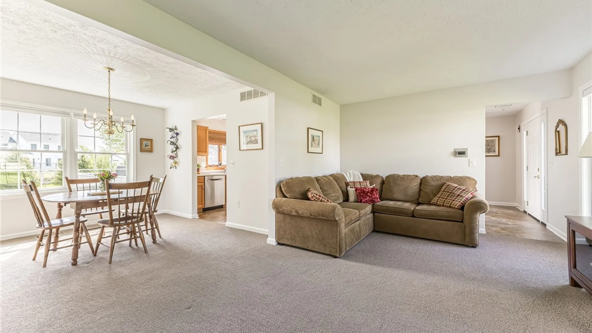 Property at 462 Dunwoody Crossing, Webster, NY 14580 9