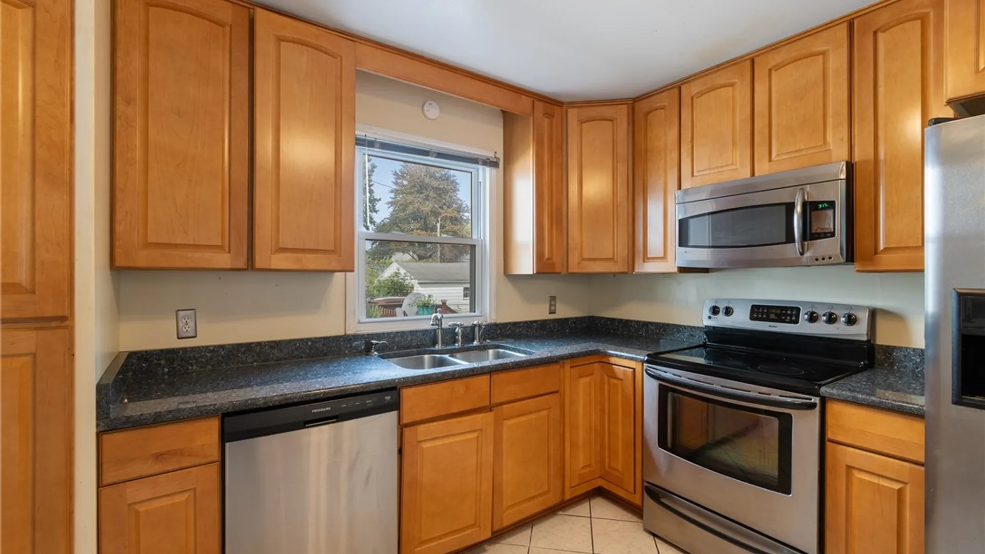 Property at 16 Mapledale Street, Rochester, NY 14609 11