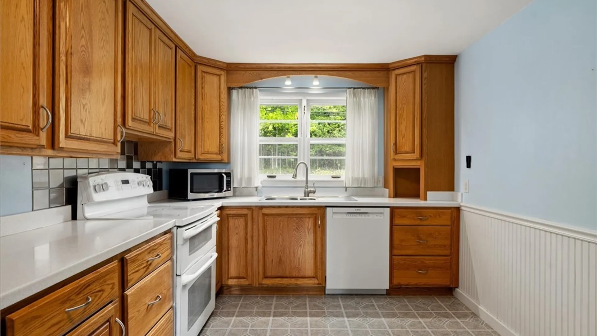 Property at 8940 Cazenovia Road, Pompey, NY 13138 11
