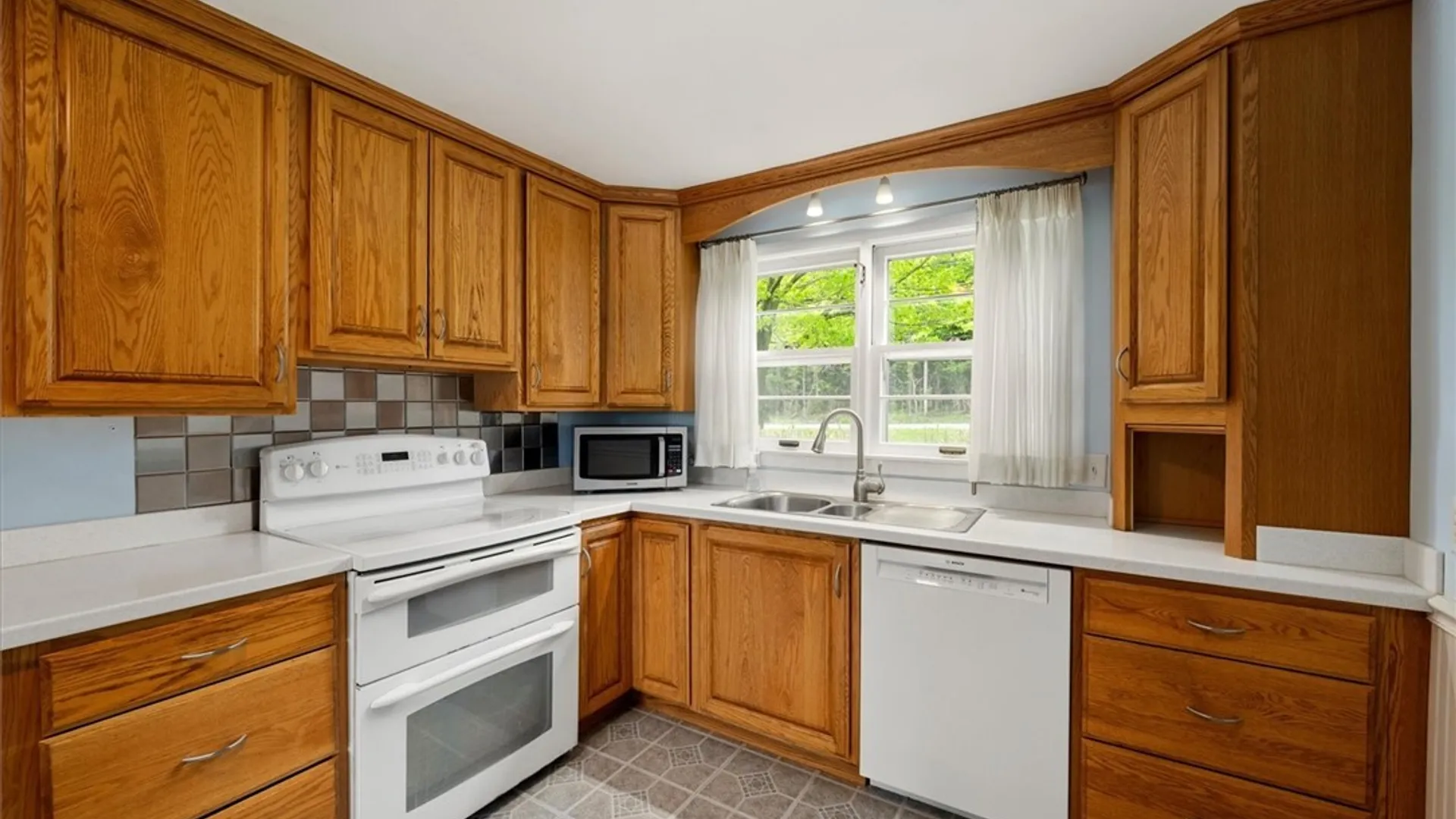 Property at 8940 Cazenovia Road, Pompey, NY 13138 12
