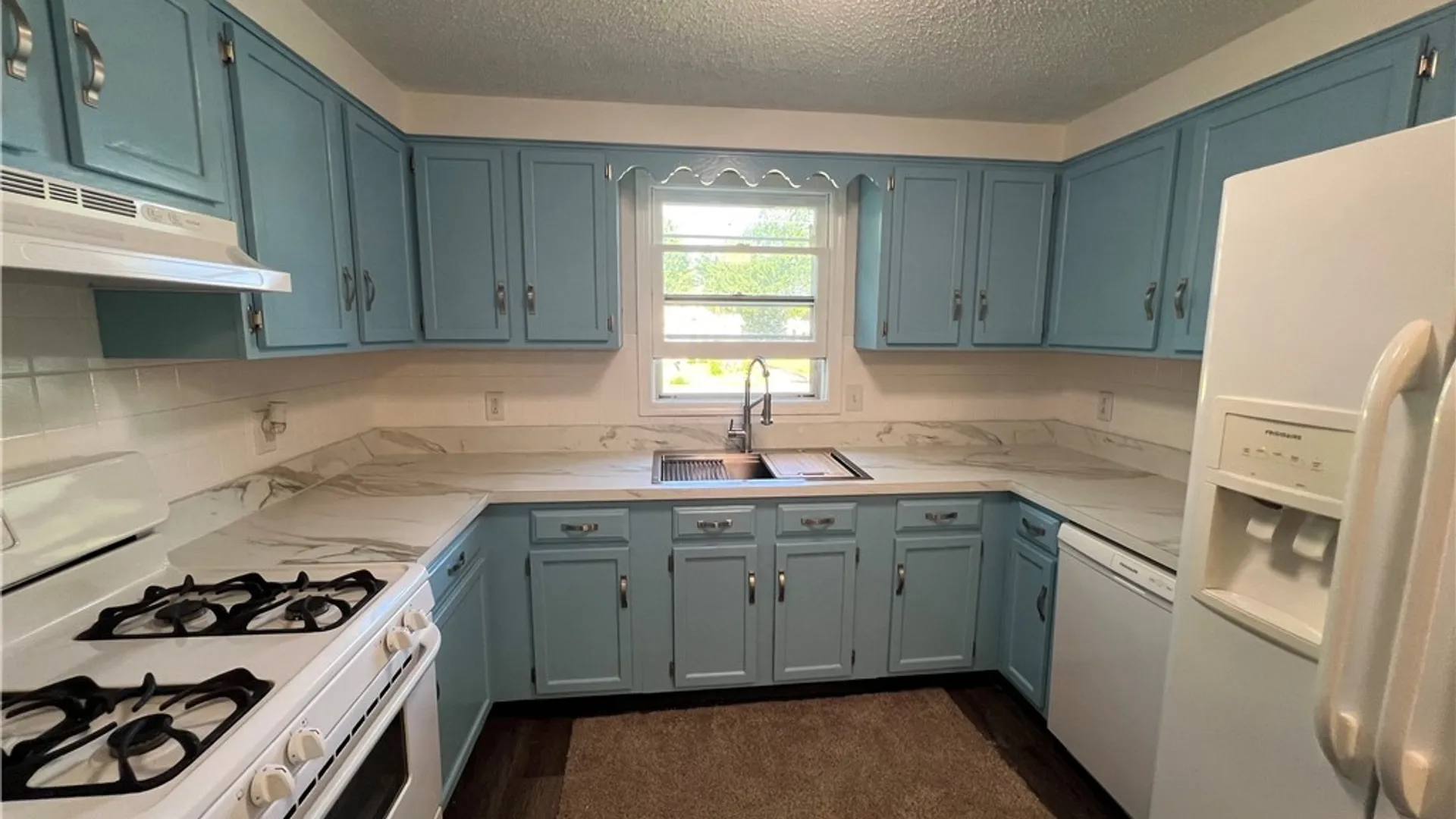 Property at 5901 Rosewood Terrace, Hamburg, NY 14085 13