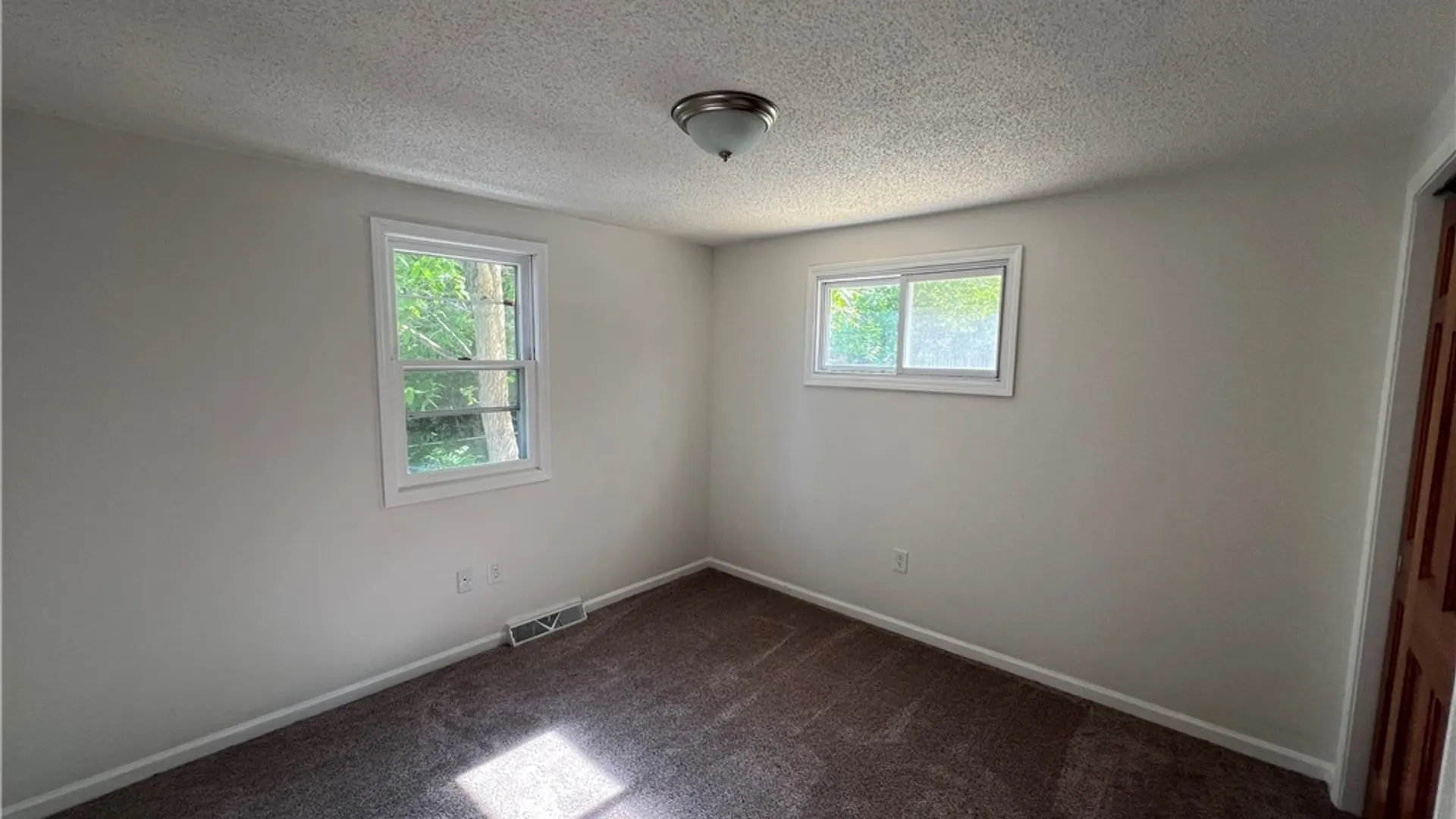 Property at 5901 Rosewood Terrace, Hamburg, NY 14085 28