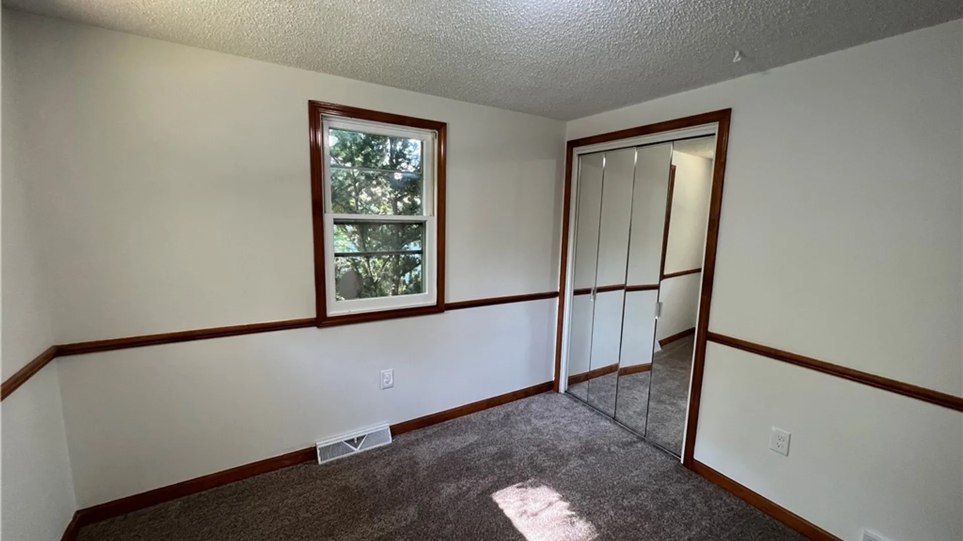 Property at 5901 Rosewood Terrace, Hamburg, NY 14085 34