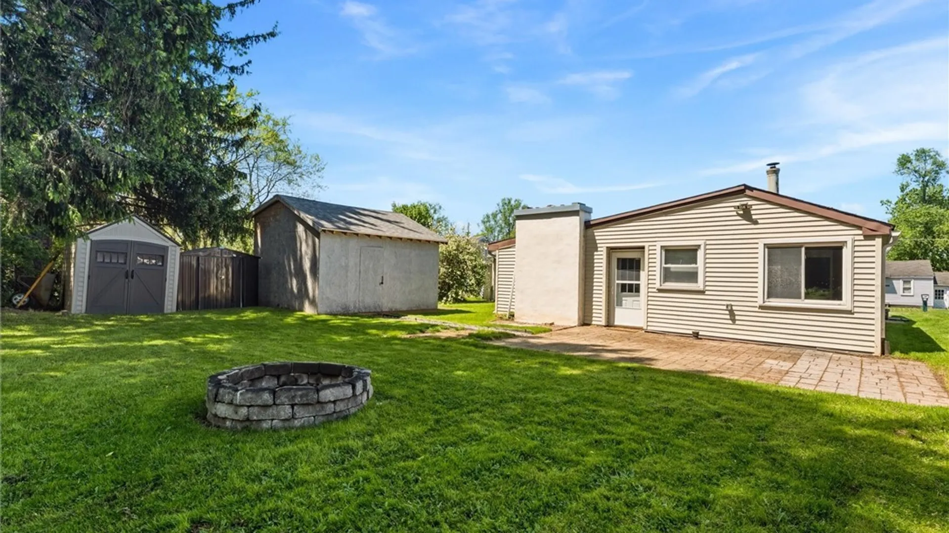 Property at 5616 W Circle Drive, Cicero, NY 13039 2