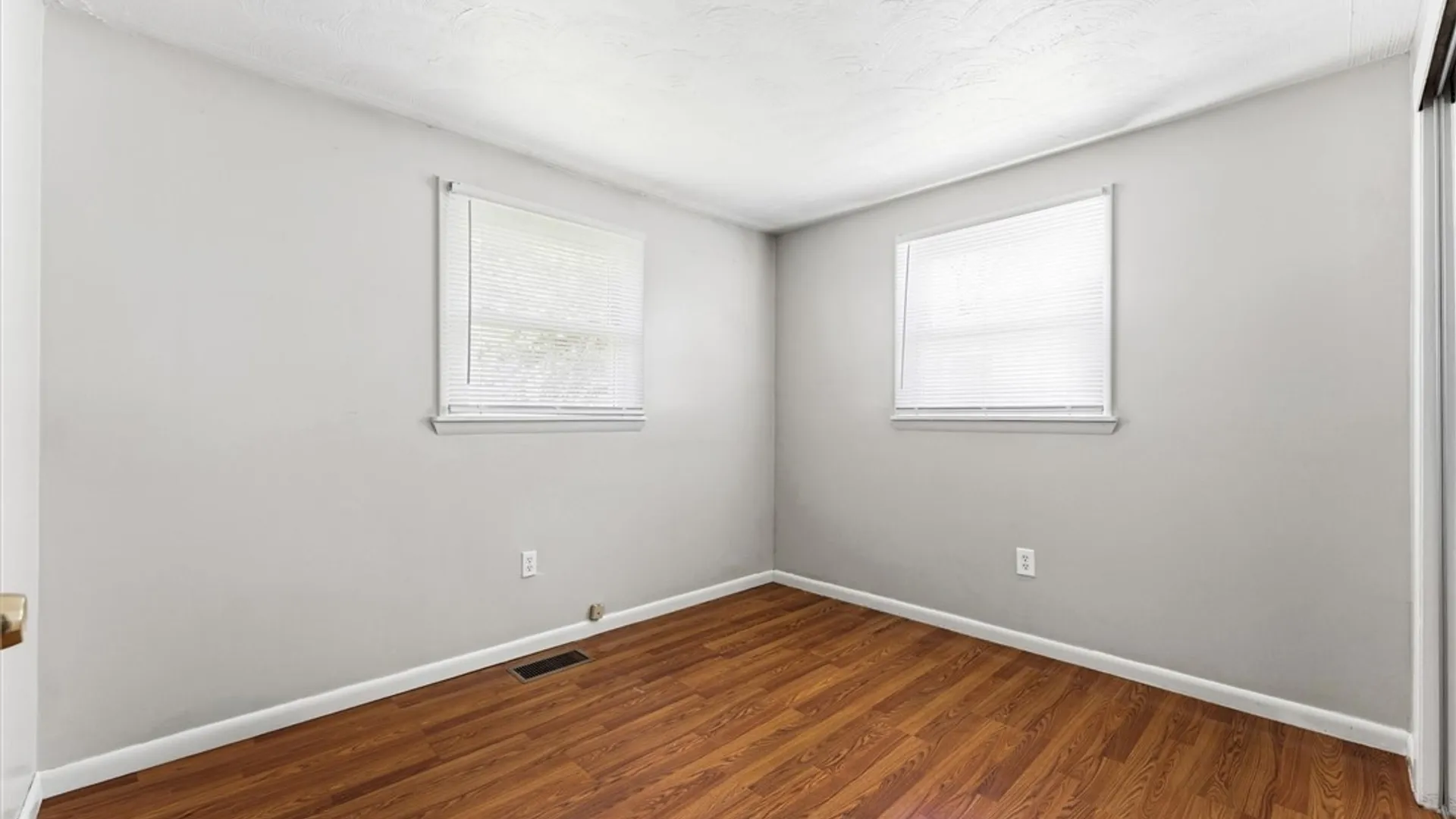 Property at 5616 W Circle Drive, Cicero, NY 13039 22