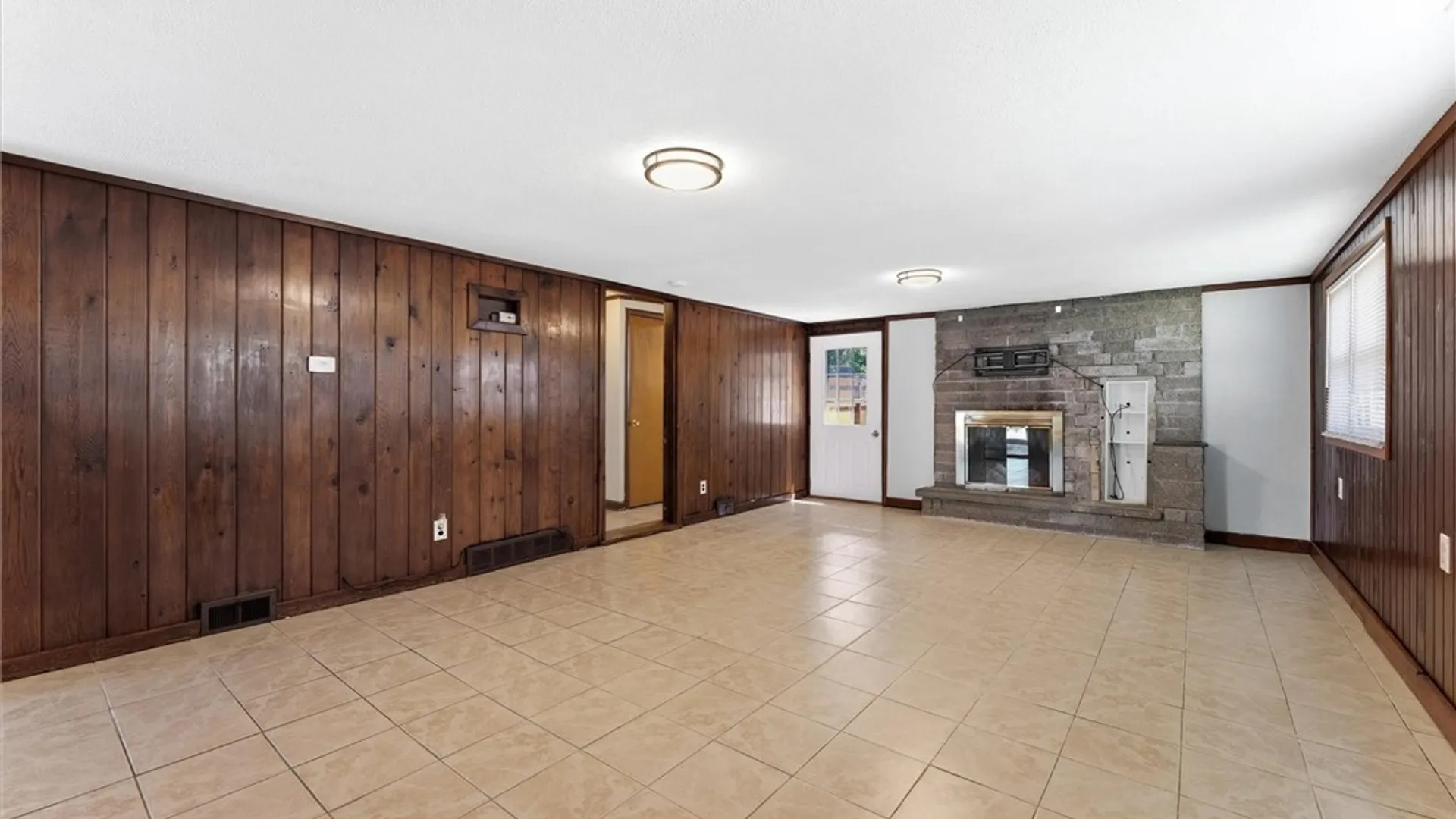 Property at 5616 W Circle Drive, Cicero, NY 13039 27