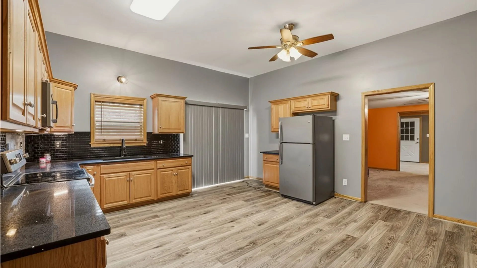 Property at 2410 Grand Avenue, Niagara Falls, NY 14301 15