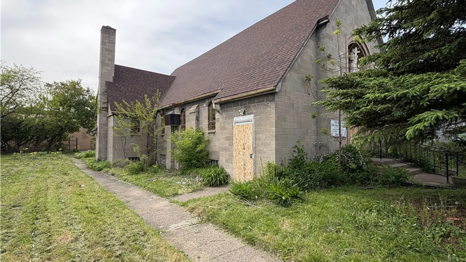 Property at 834 19th Street, Niagara Falls, NY 14301 2