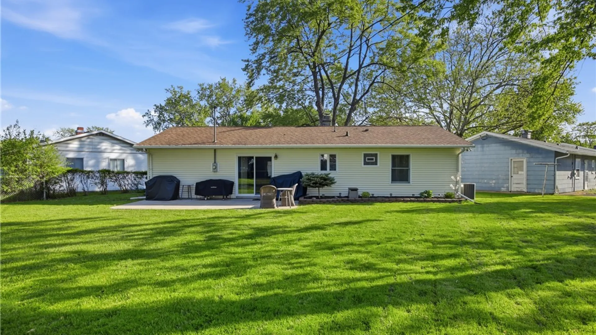 Property at 92 Ridgedale Circle, Tonawanda, NY 14150 14