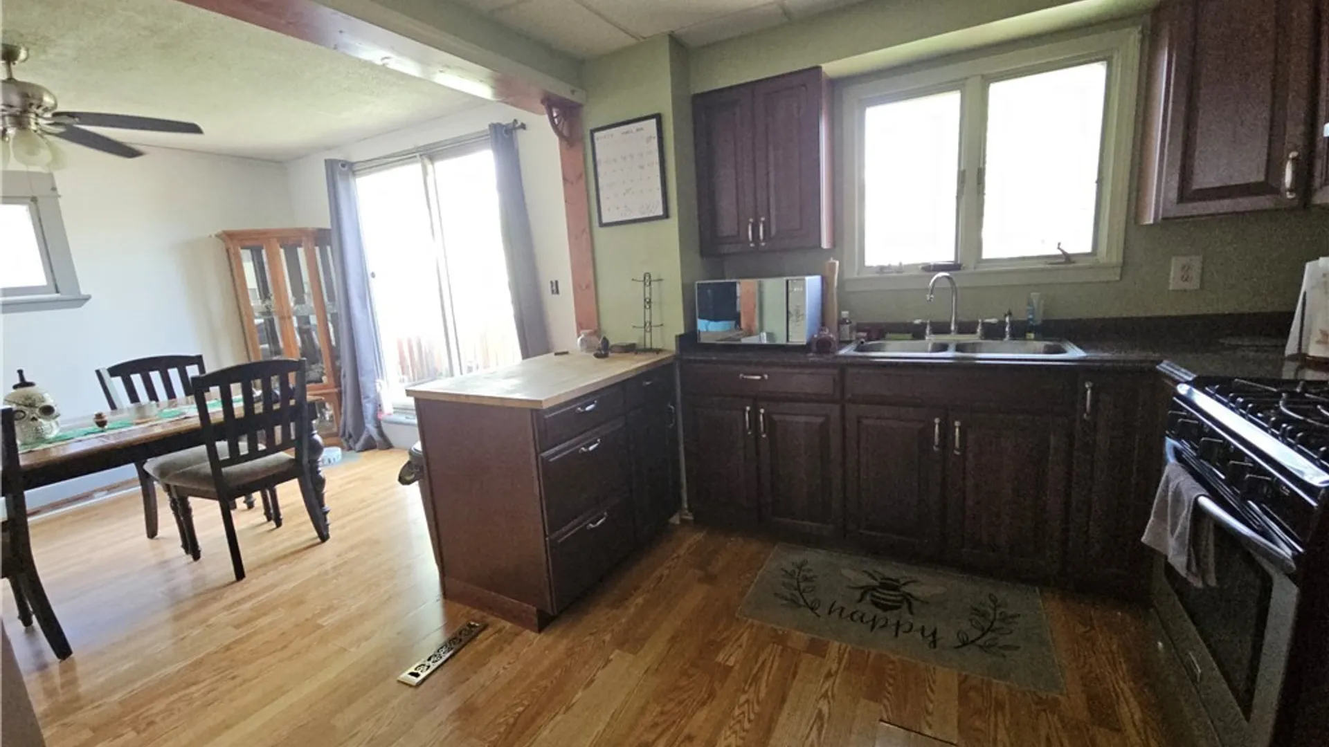 Property at 387 W Hazeltine Avenue, Tonawanda, NY 14217 4