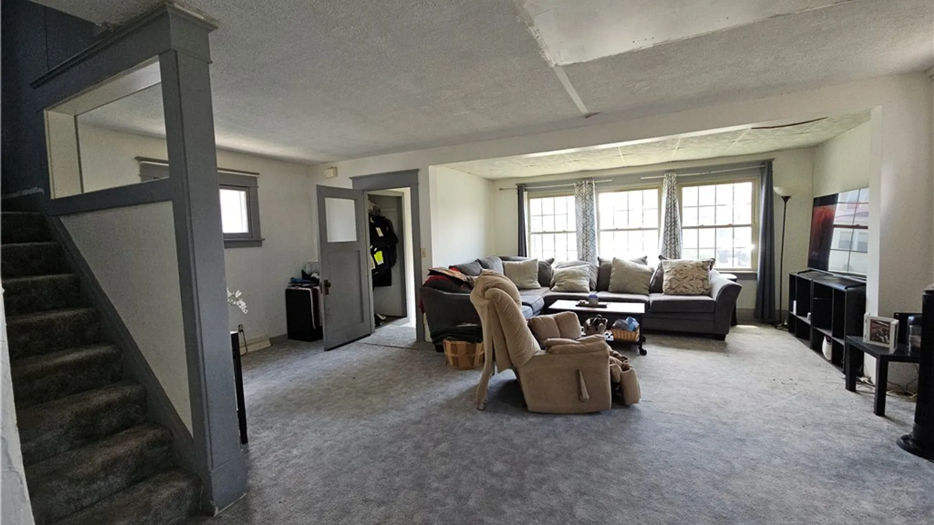Property at 387 W Hazeltine Avenue, Tonawanda, NY 14217 7