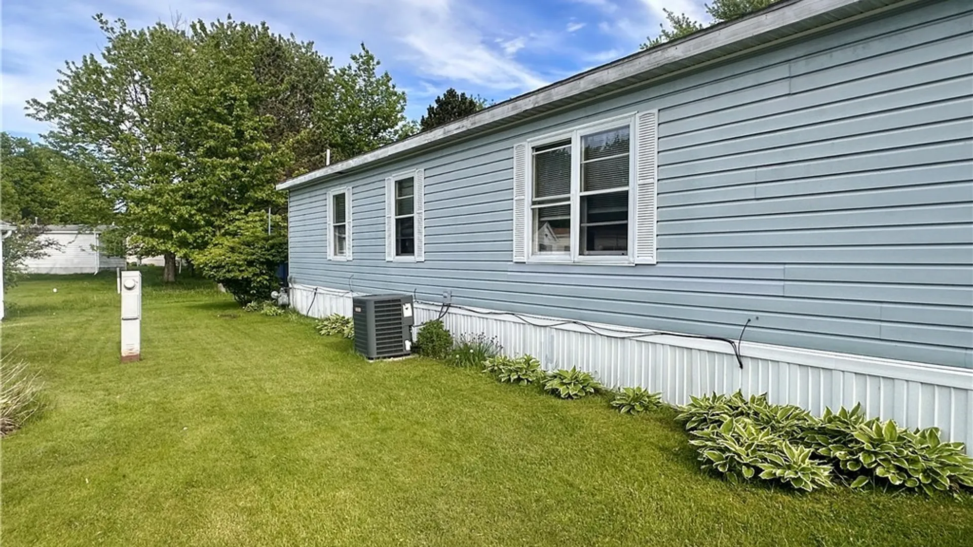 Property at 11 Brookridge Drive, Hamburg, NY 14075 16