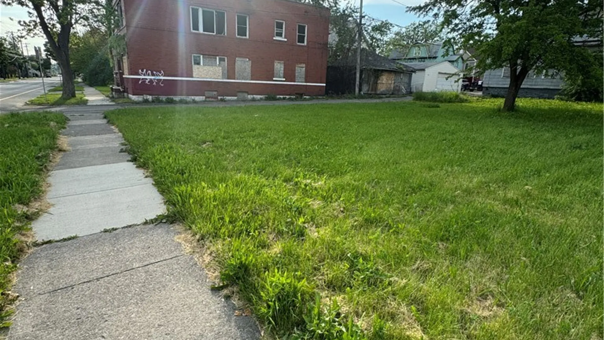 Property at 518 Ferry Avenue, Niagara Falls, NY 14301 3