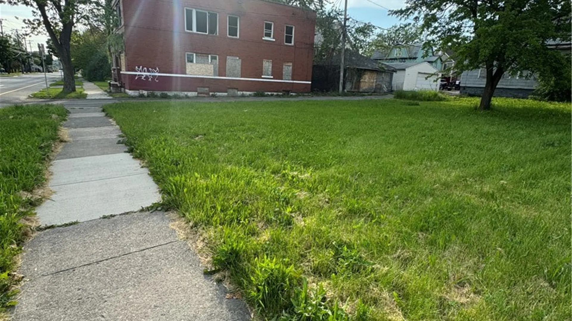 Property at 518 Ferry Avenue, Niagara Falls, NY 14301 4