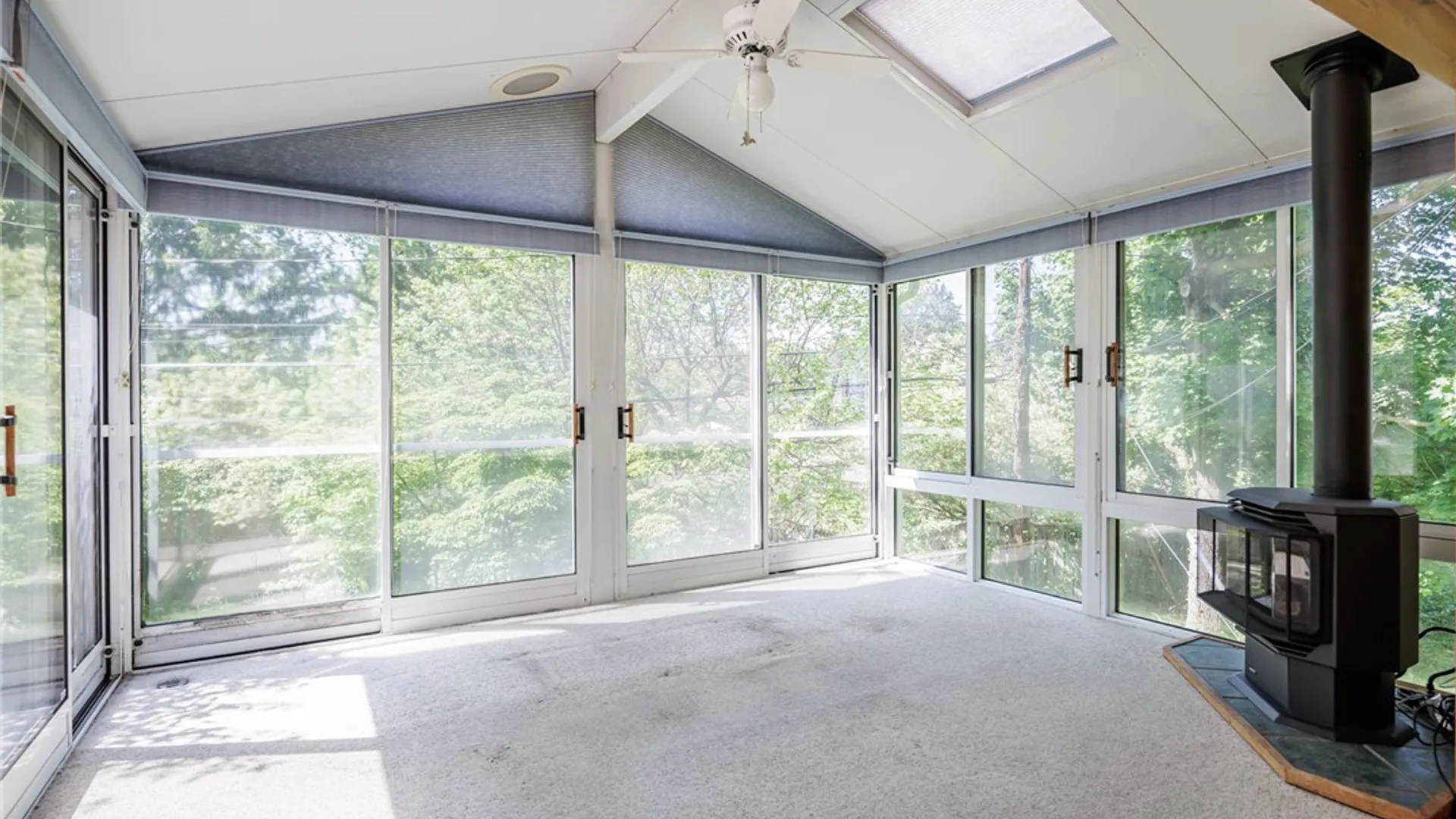 Property at 82 Hotchkiss Cir, Penfield, NY 14526 14