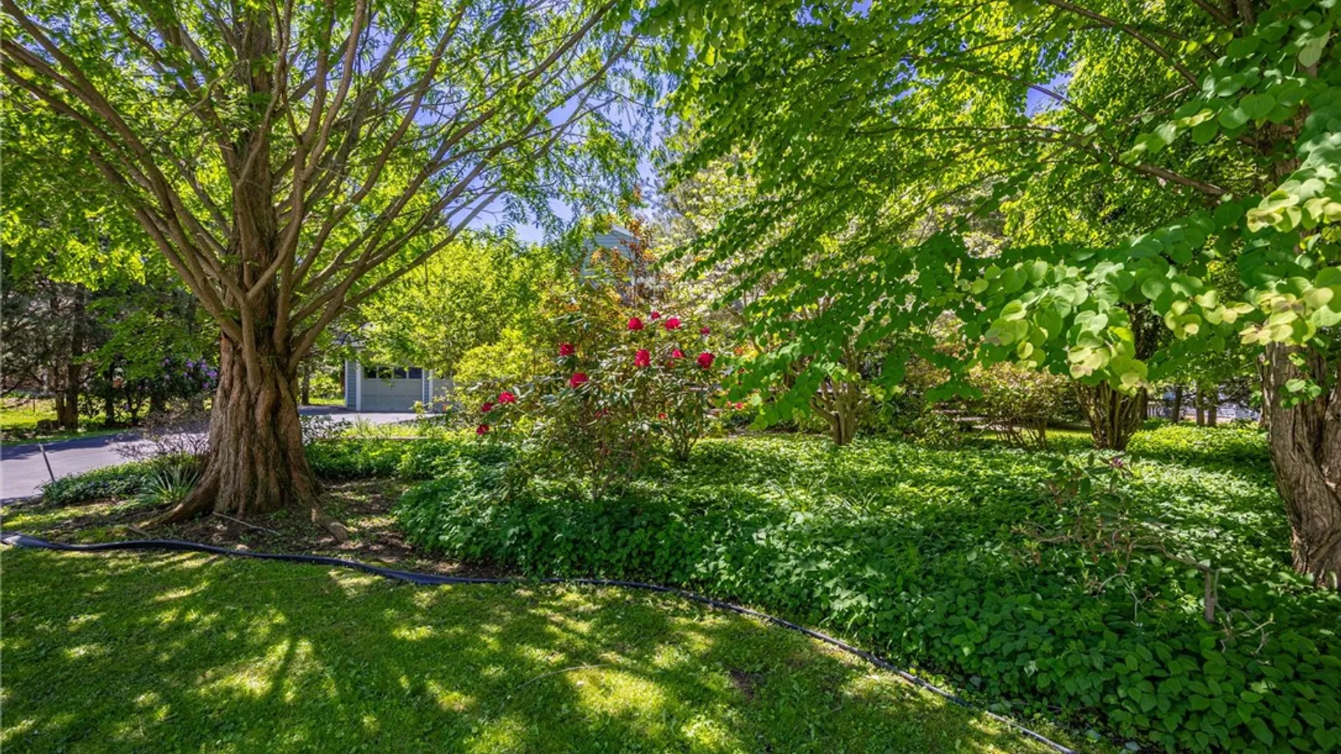 Property at 82 Hotchkiss Cir, Penfield, NY 14526 35
