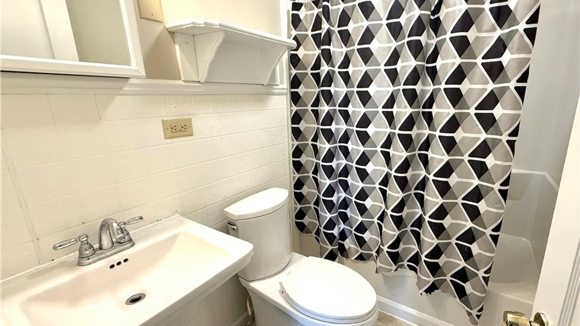 Property at 1000 1/2 Van Buren Avenue, Rome, NY 13440 6