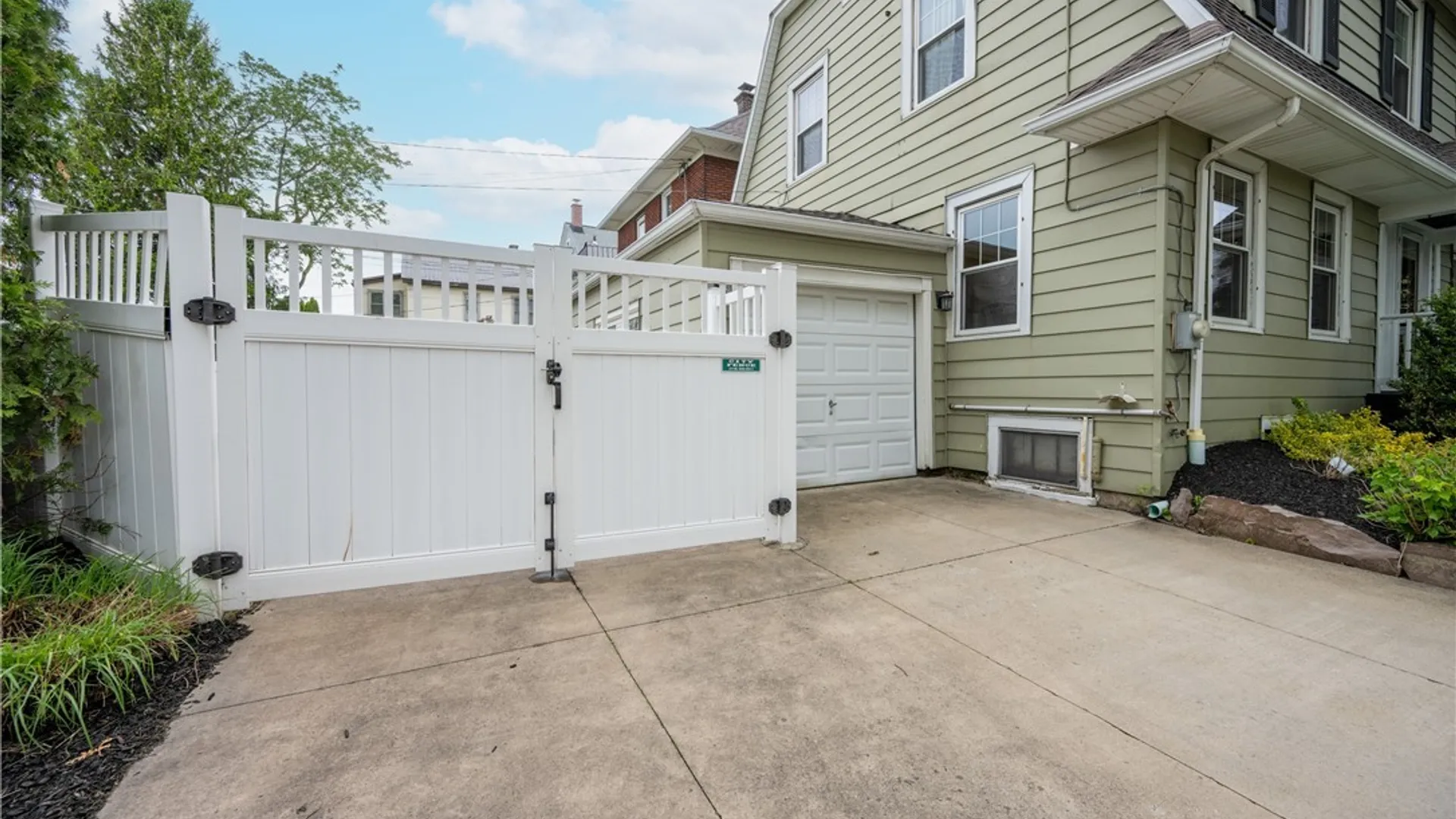 Property at 534 Mckinley Parkway, Buffalo, NY 14220 33