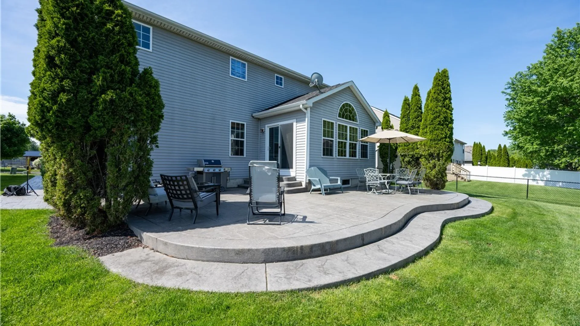 Property at 26 Morris Crescent, West Seneca, NY 14224 11
