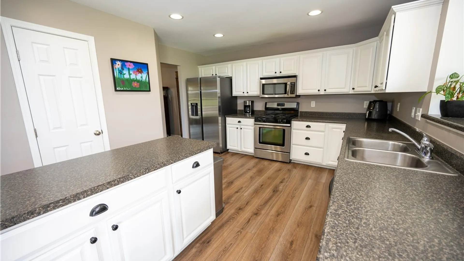 Property at 26 Morris Crescent, West Seneca, NY 14224 20