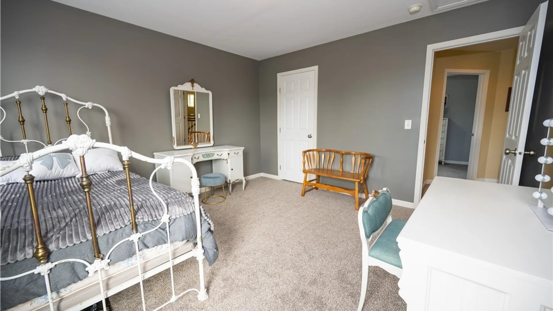 Property at 26 Morris Crescent, West Seneca, NY 14224 32