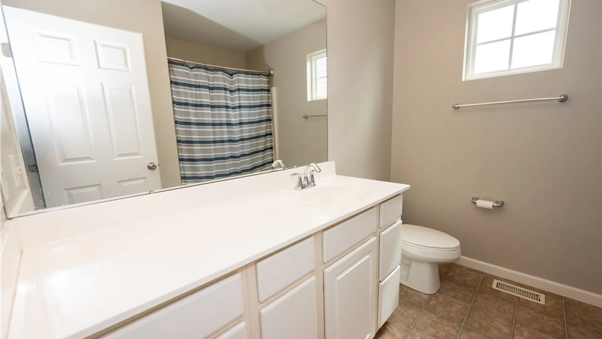 Property at 26 Morris Crescent, West Seneca, NY 14224 41
