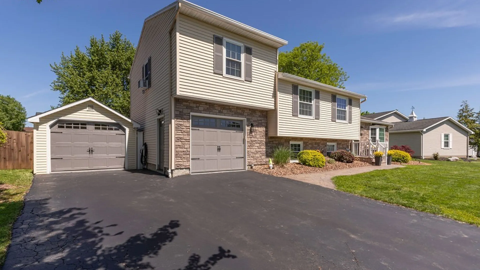 Property at 8436 Silver Spruce Circle, Clay, NY 13090 2