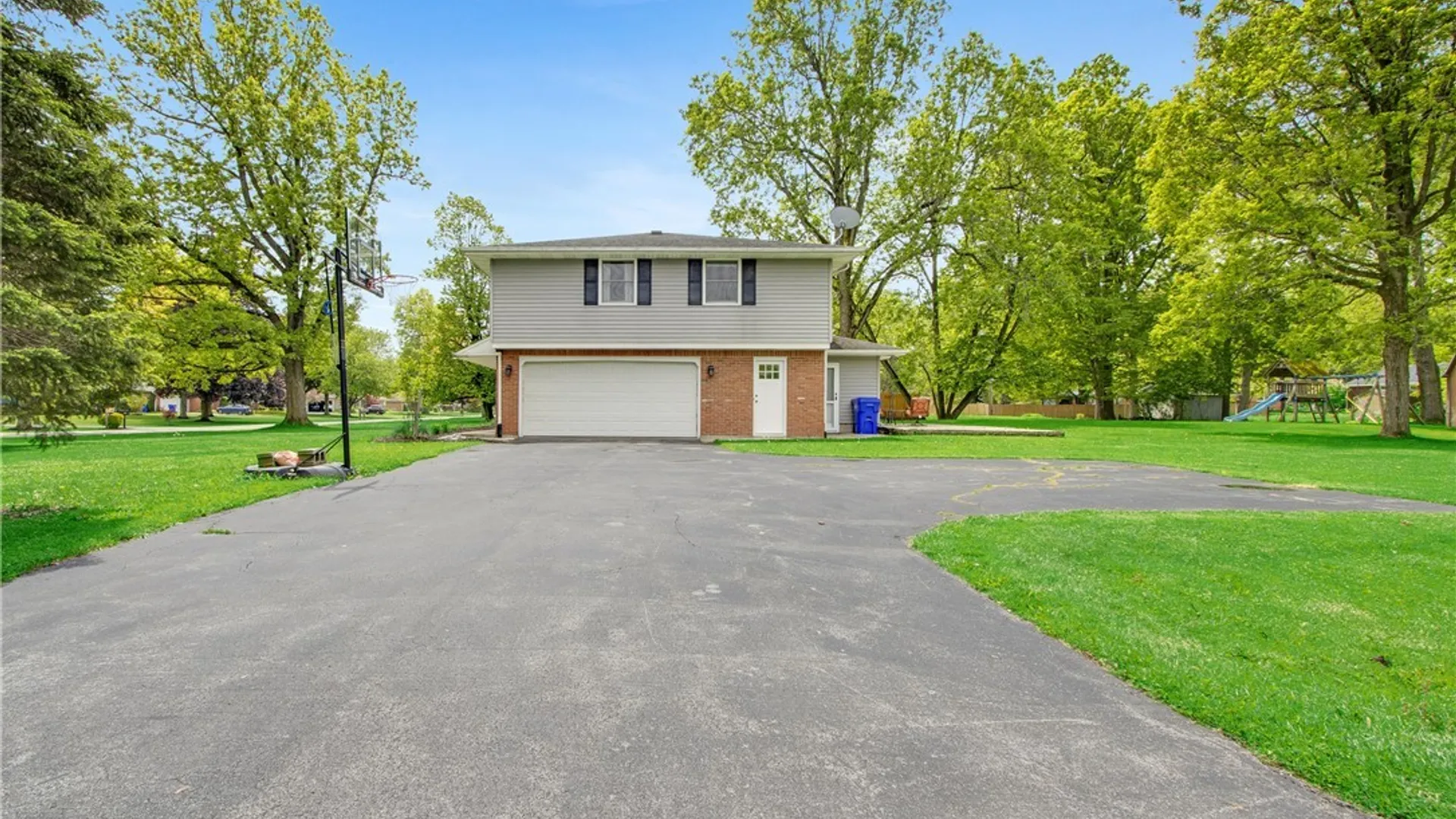 Property at 5150 Brookhaven Drive, Clarence, NY 14031 2