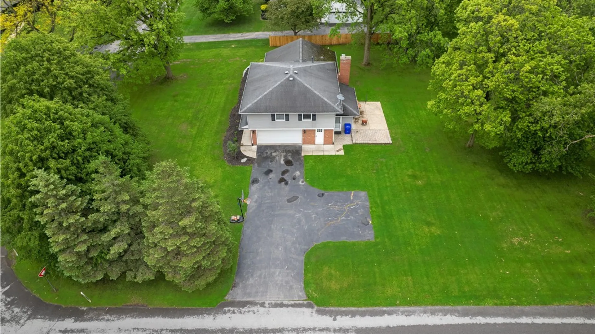 Property at 5150 Brookhaven Drive, Clarence, NY 14031 3