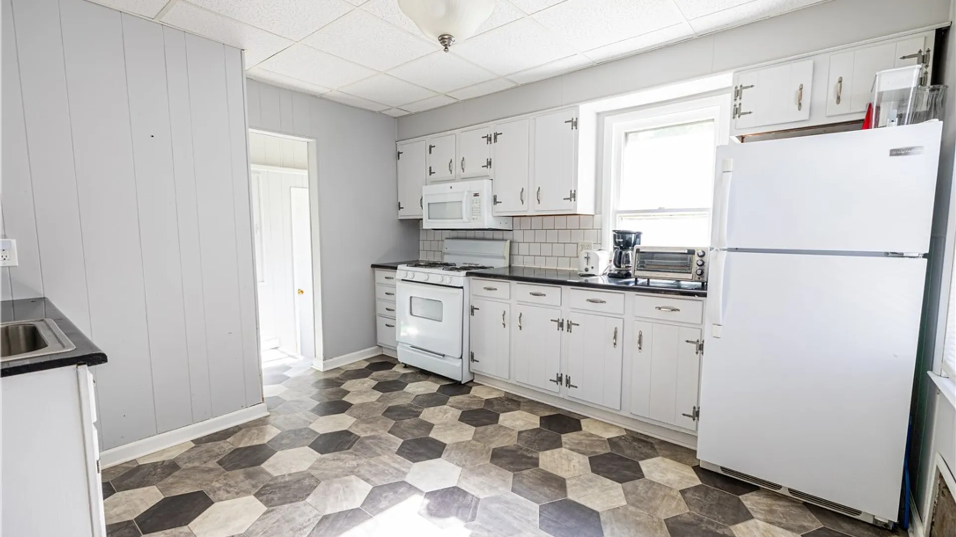 Property at 6 Sauer Place, Rochester, NY 14620 3