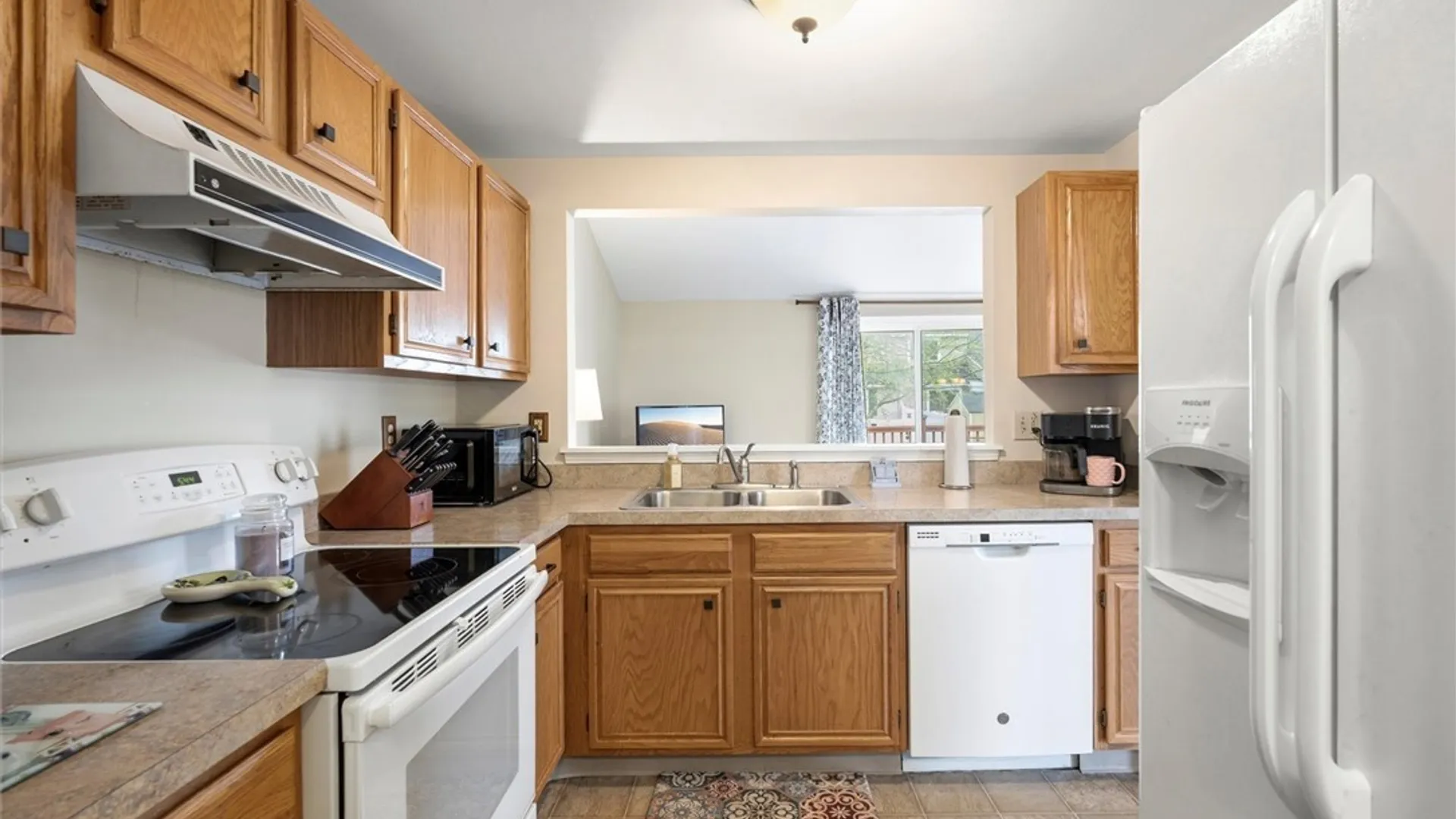 Property at 8836 New Country Drive, Cicero, NY 13039 15