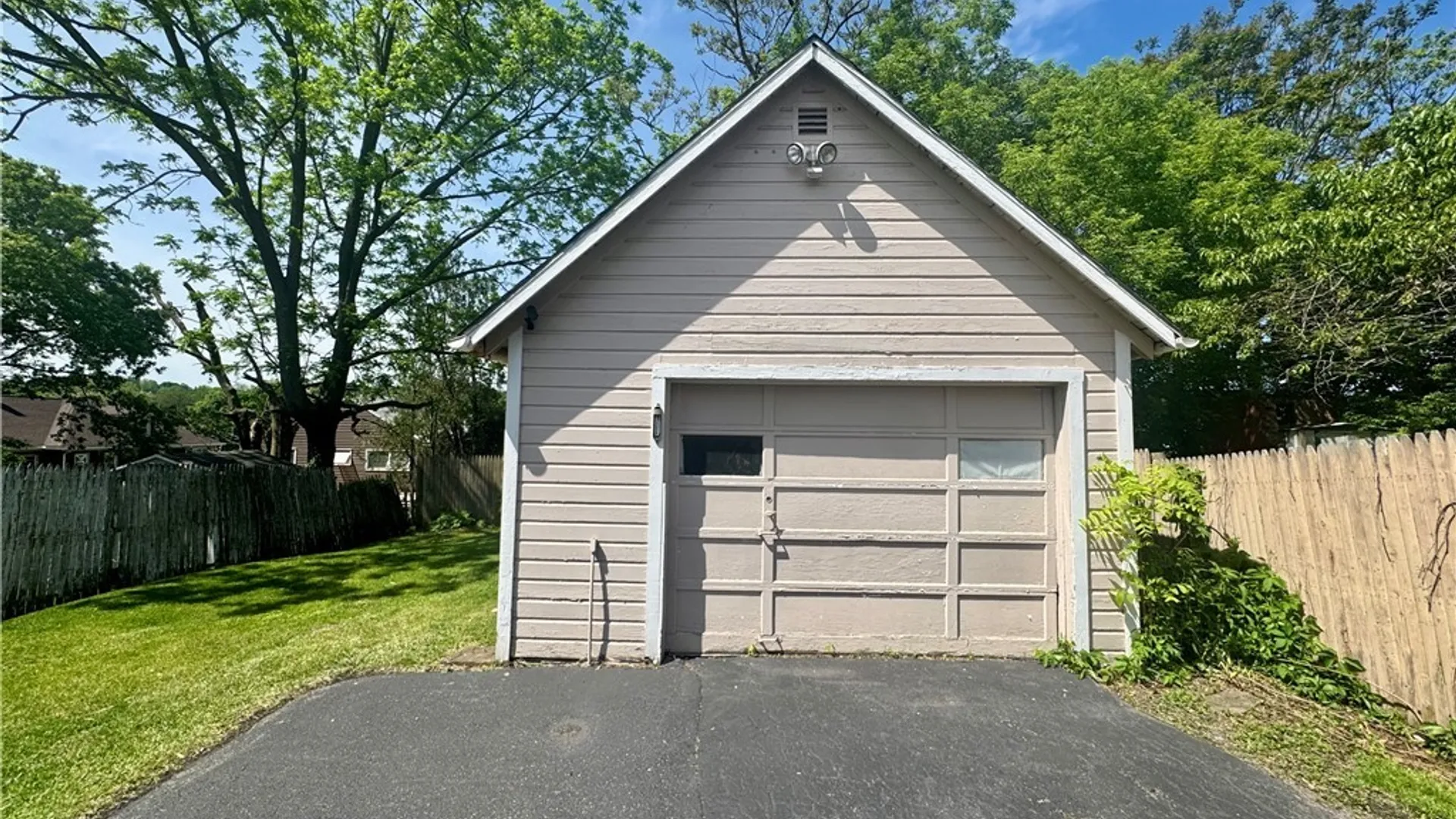Property at 211 Pharis Street, Syracuse, NY 13204 44