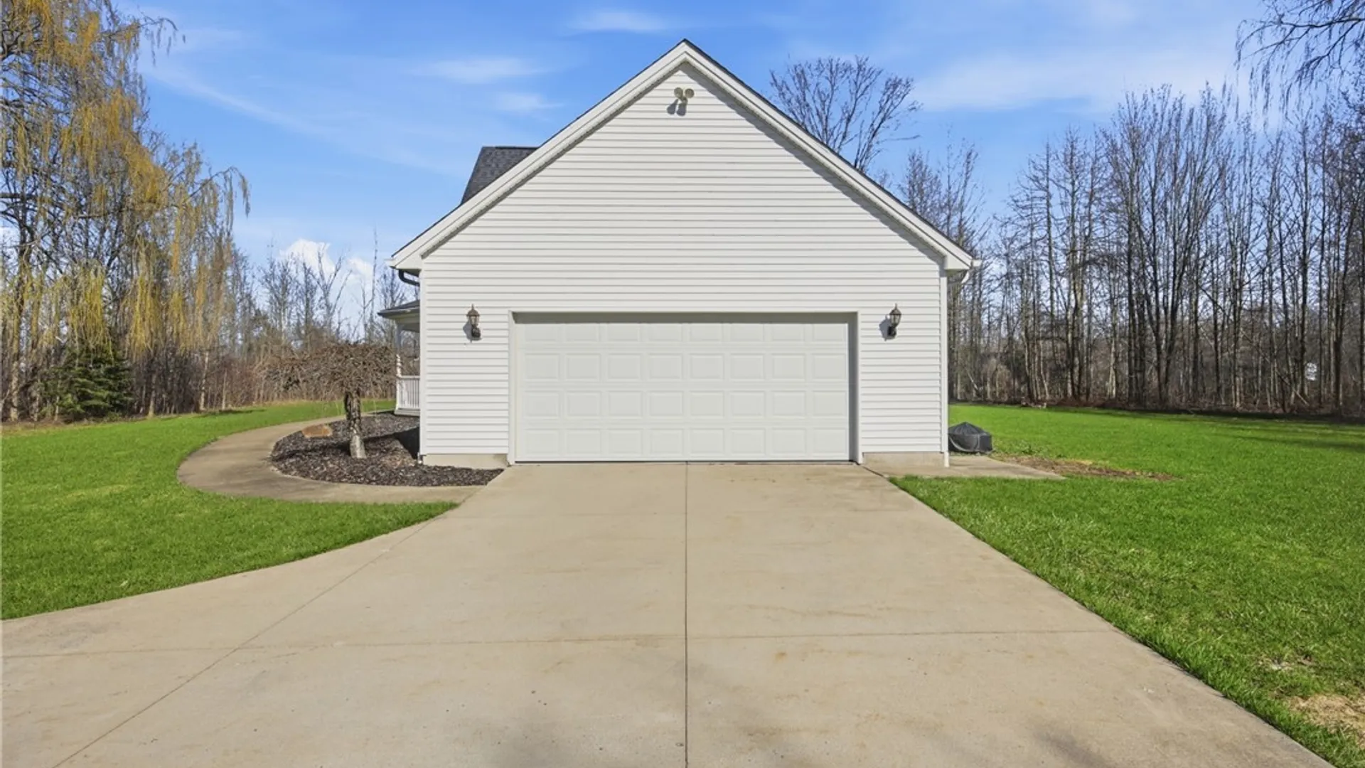 Property at 2665 Lakeview Road, Hamburg, NY 14085 7